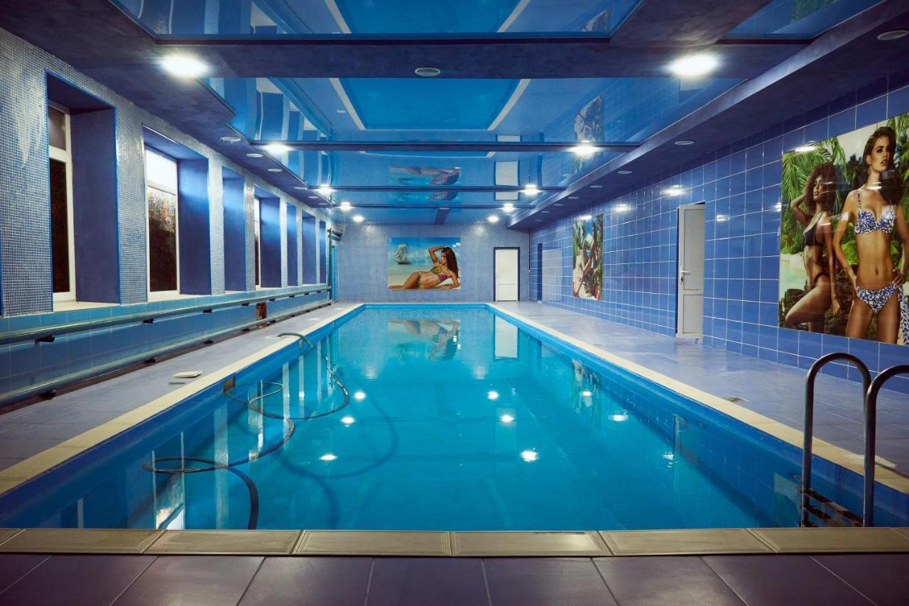 Hotel Royal Poltava Ngoại thất bức ảnh