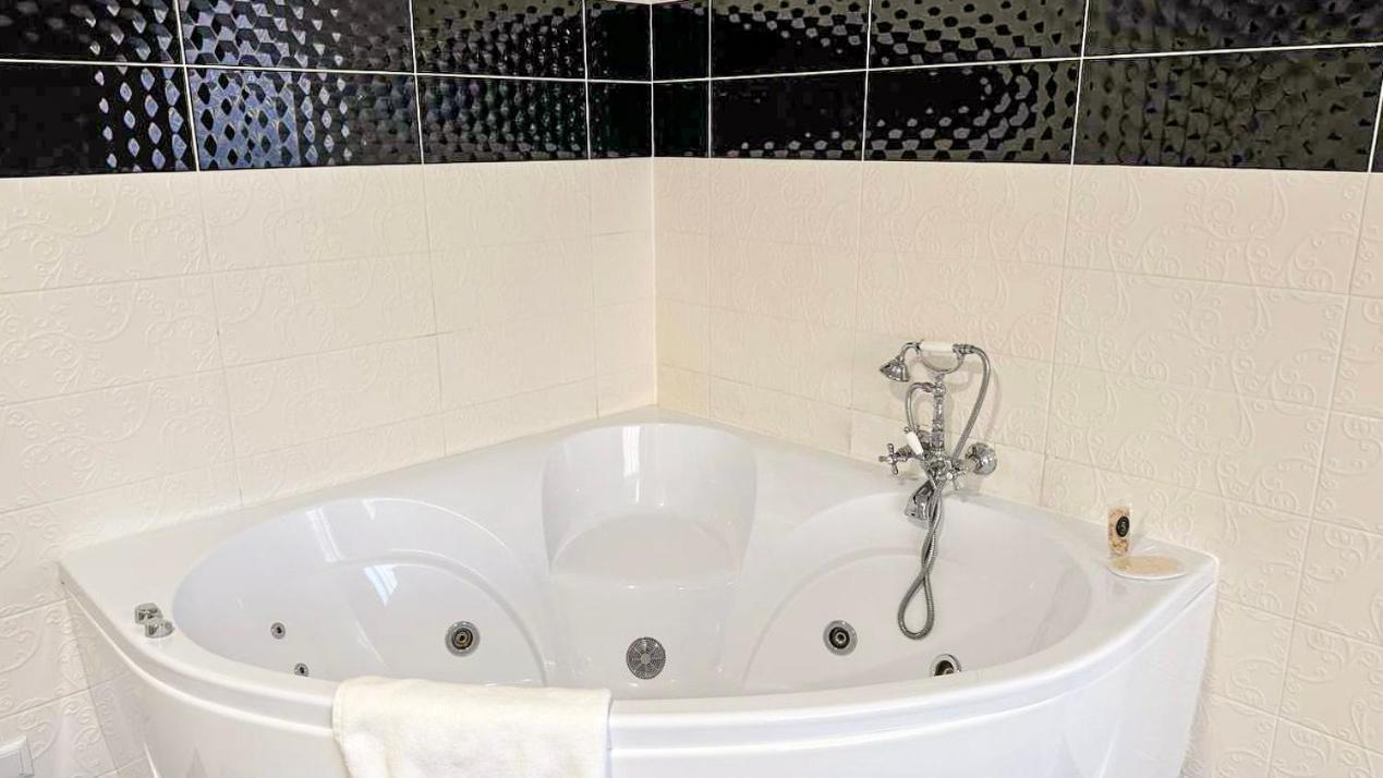 Hotel Royal Poltava Ngoại thất bức ảnh