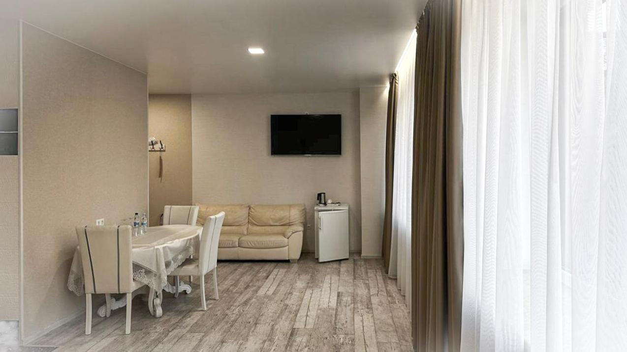Hotel Royal Poltava Ngoại thất bức ảnh