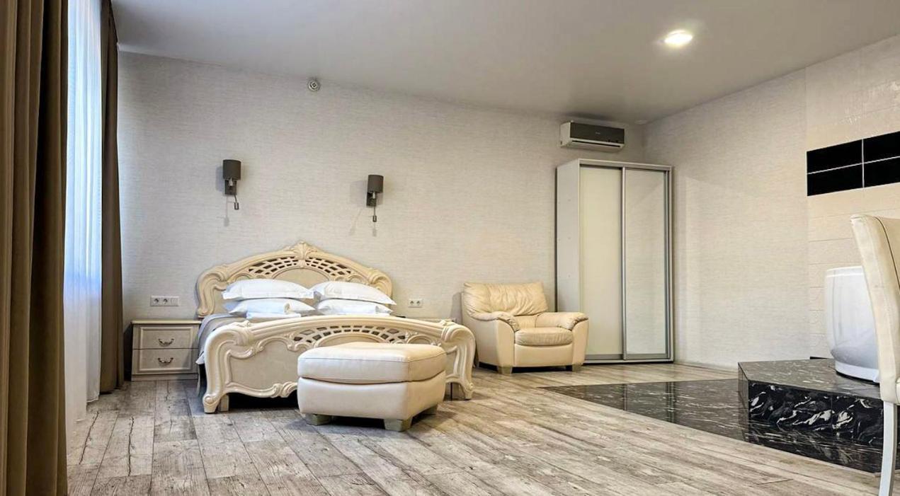 Hotel Royal Poltava Ngoại thất bức ảnh